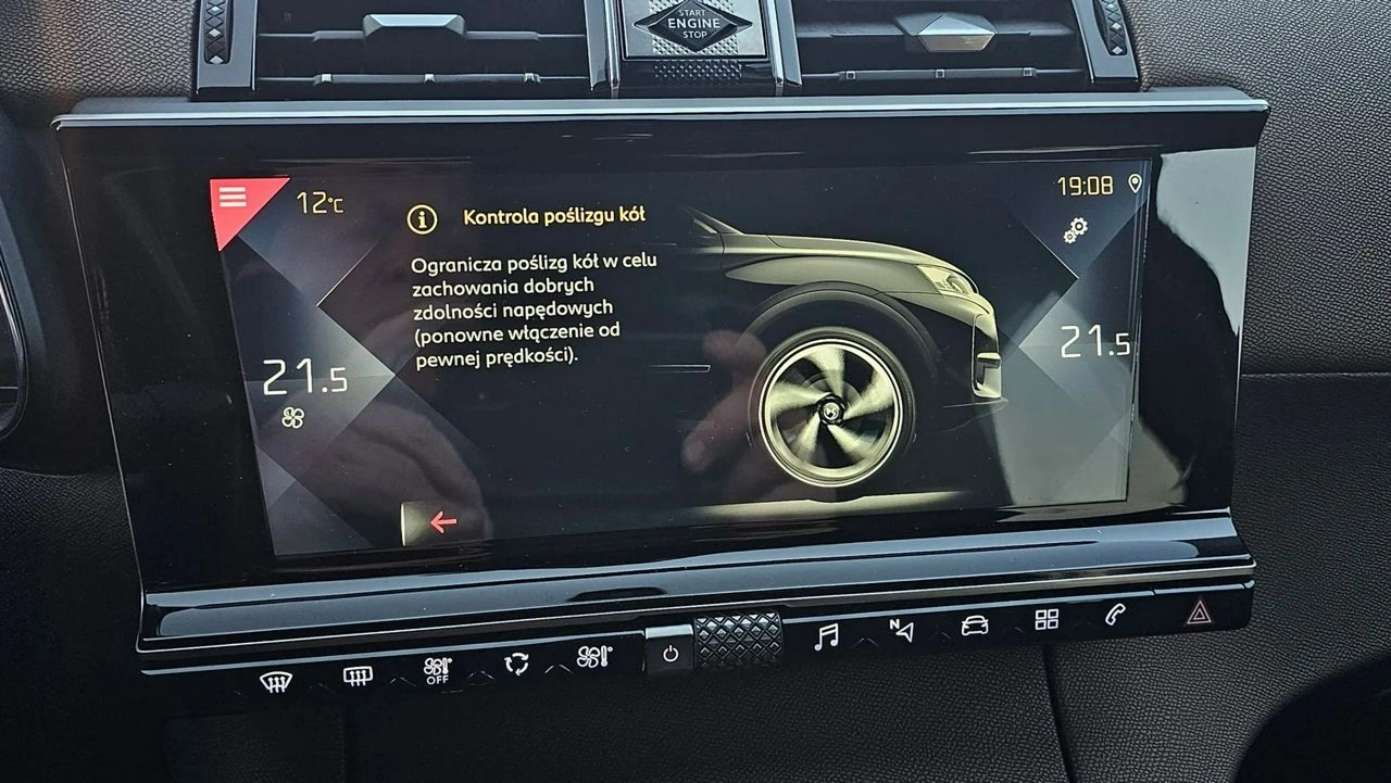 DS Automobiles DS 7 Crossback - Zdjęcie 35
