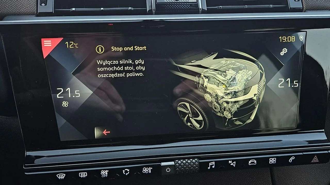DS Automobiles DS 7 Crossback - Zdjęcie 37