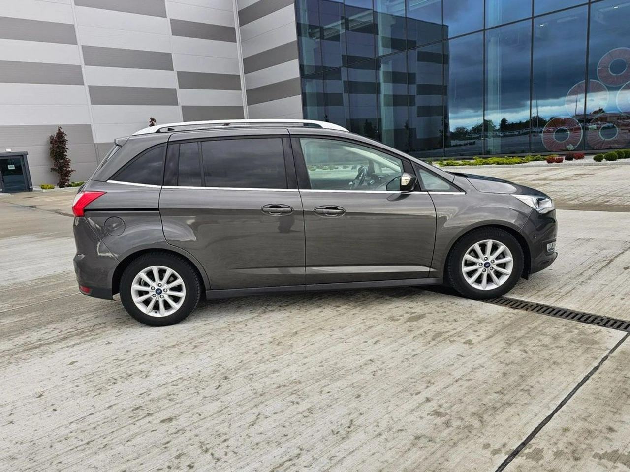 Ford Grand C-MAX - Zdjęcie 25