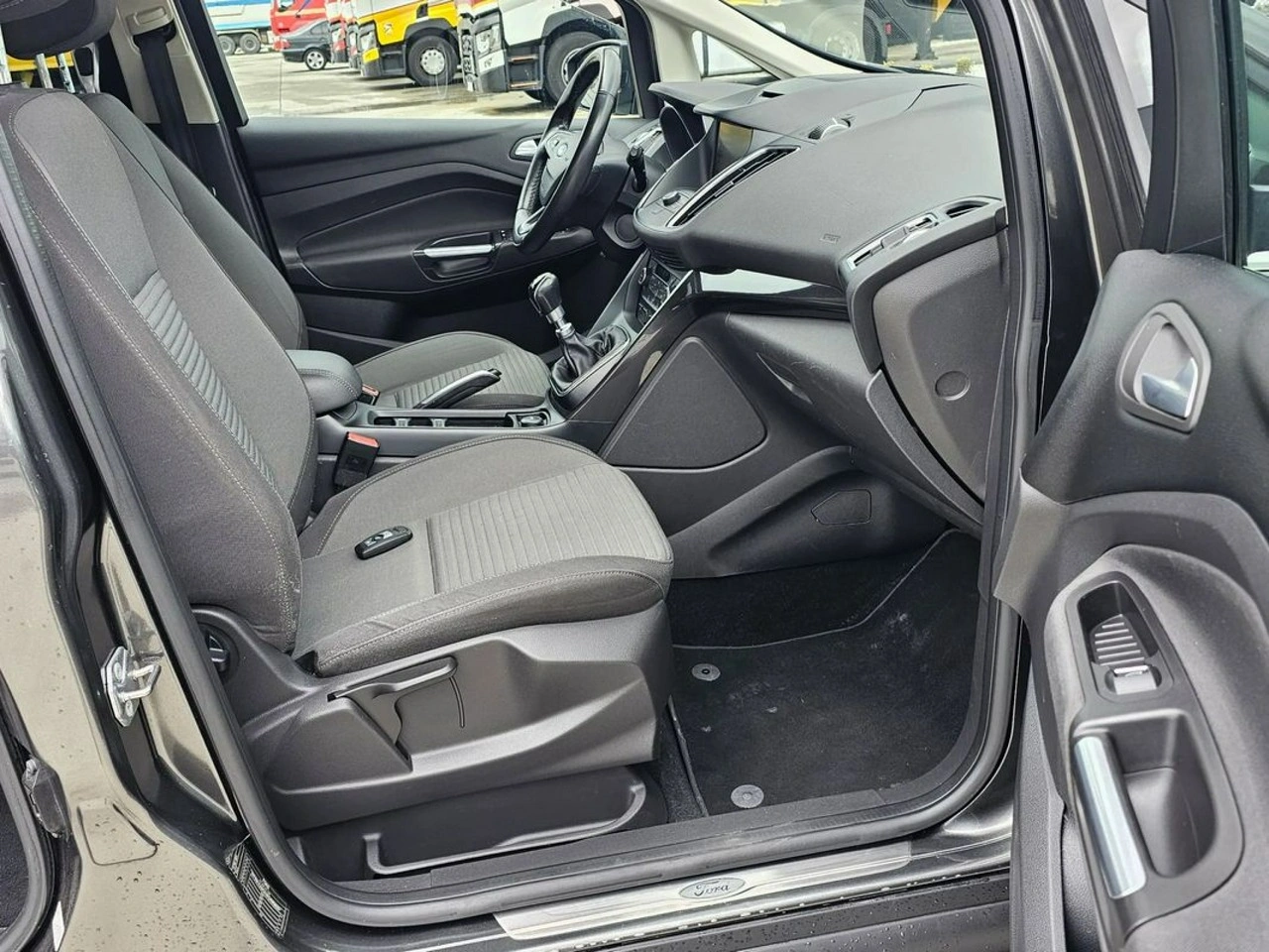 Ford Grand C-MAX - Zdjęcie 33
