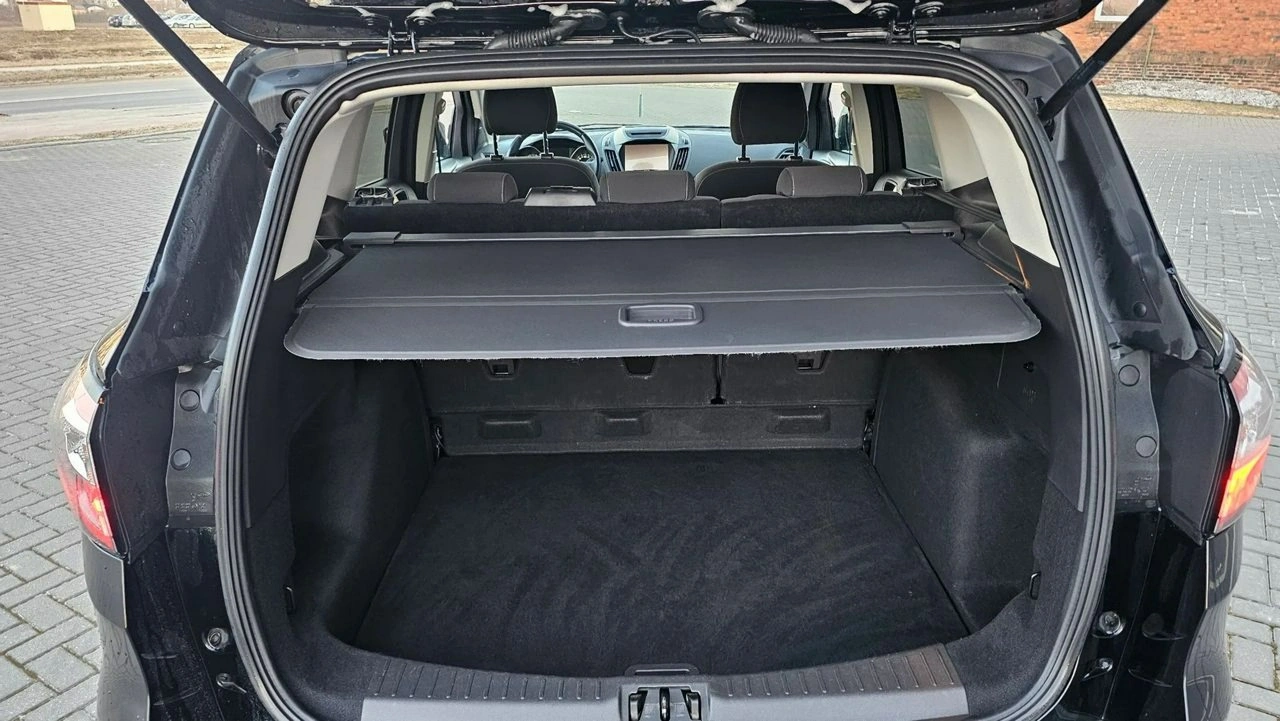 Ford Kuga - Zdjęcie 22