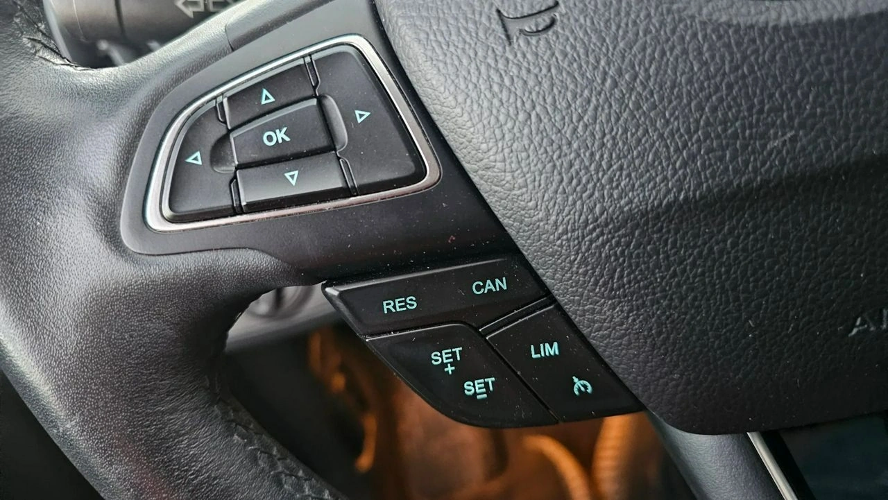 Ford Kuga - Zdjęcie 24