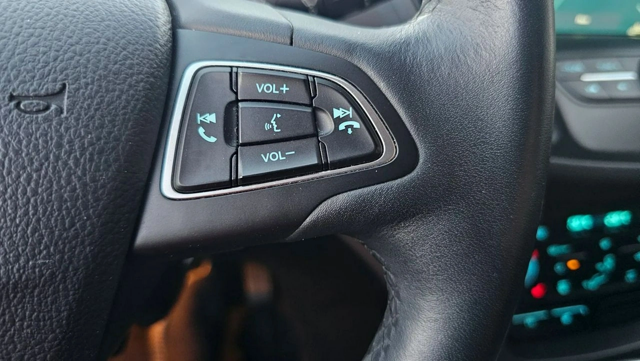 Ford Kuga - Zdjęcie 25