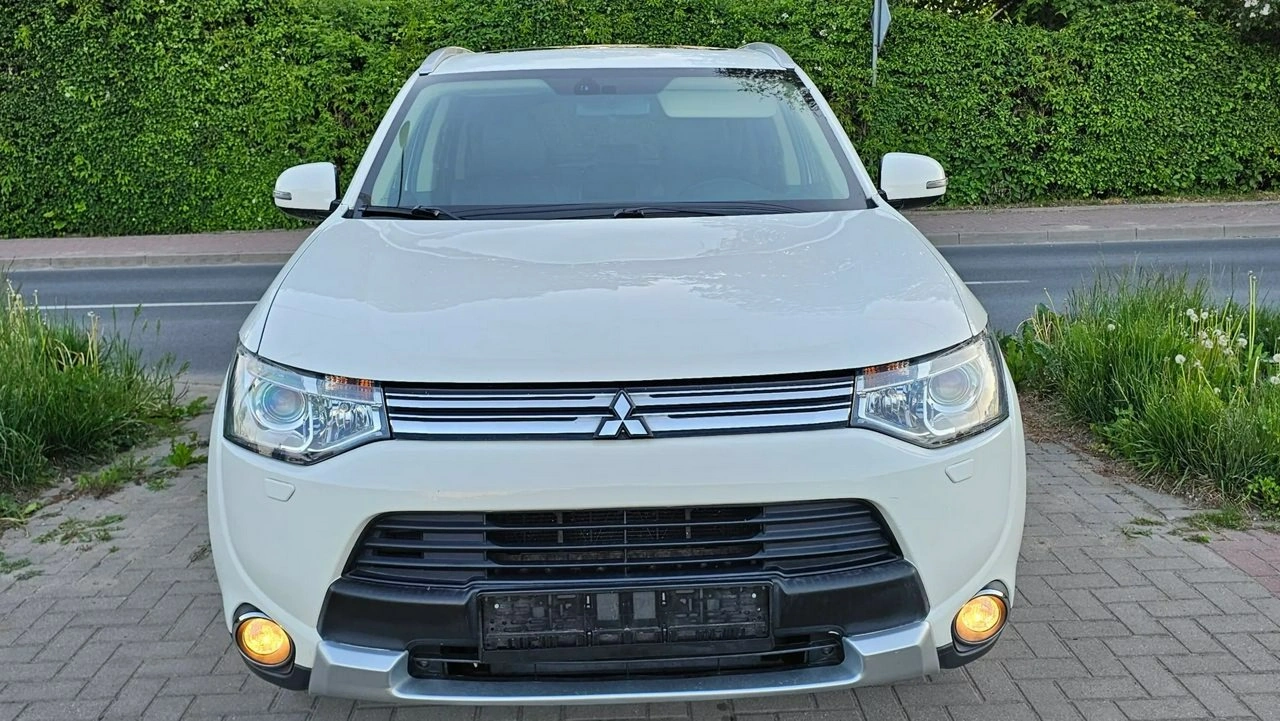 Mitsubishi Outlander - Zdjęcie 14