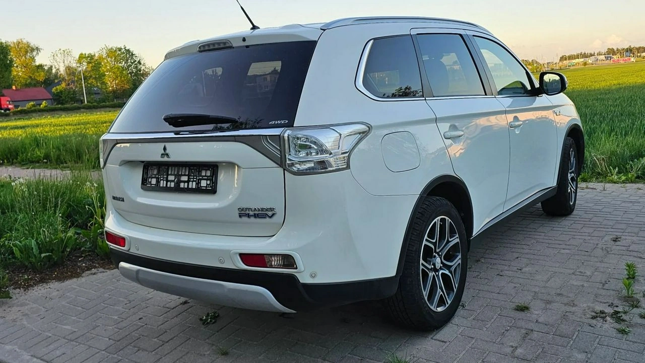 Mitsubishi Outlander - Zdjęcie 16