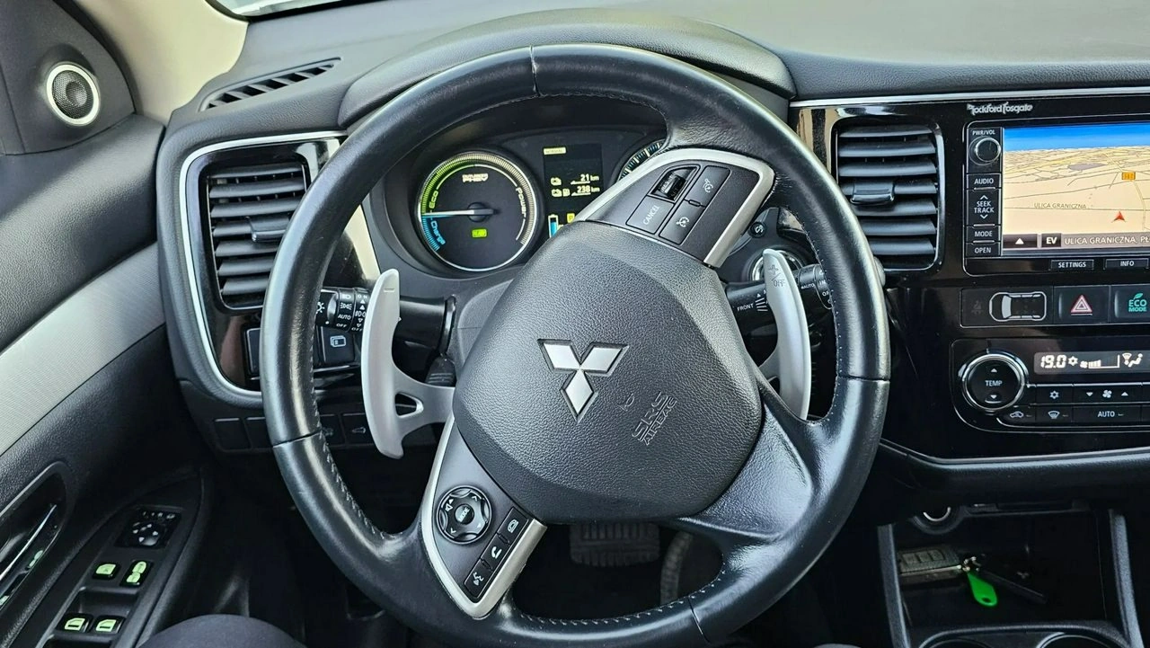Mitsubishi Outlander - Zdjęcie 2