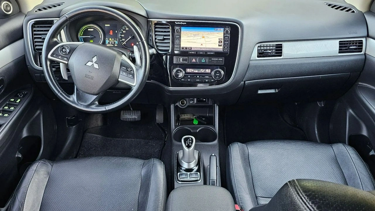 Mitsubishi Outlander - Zdjęcie 21