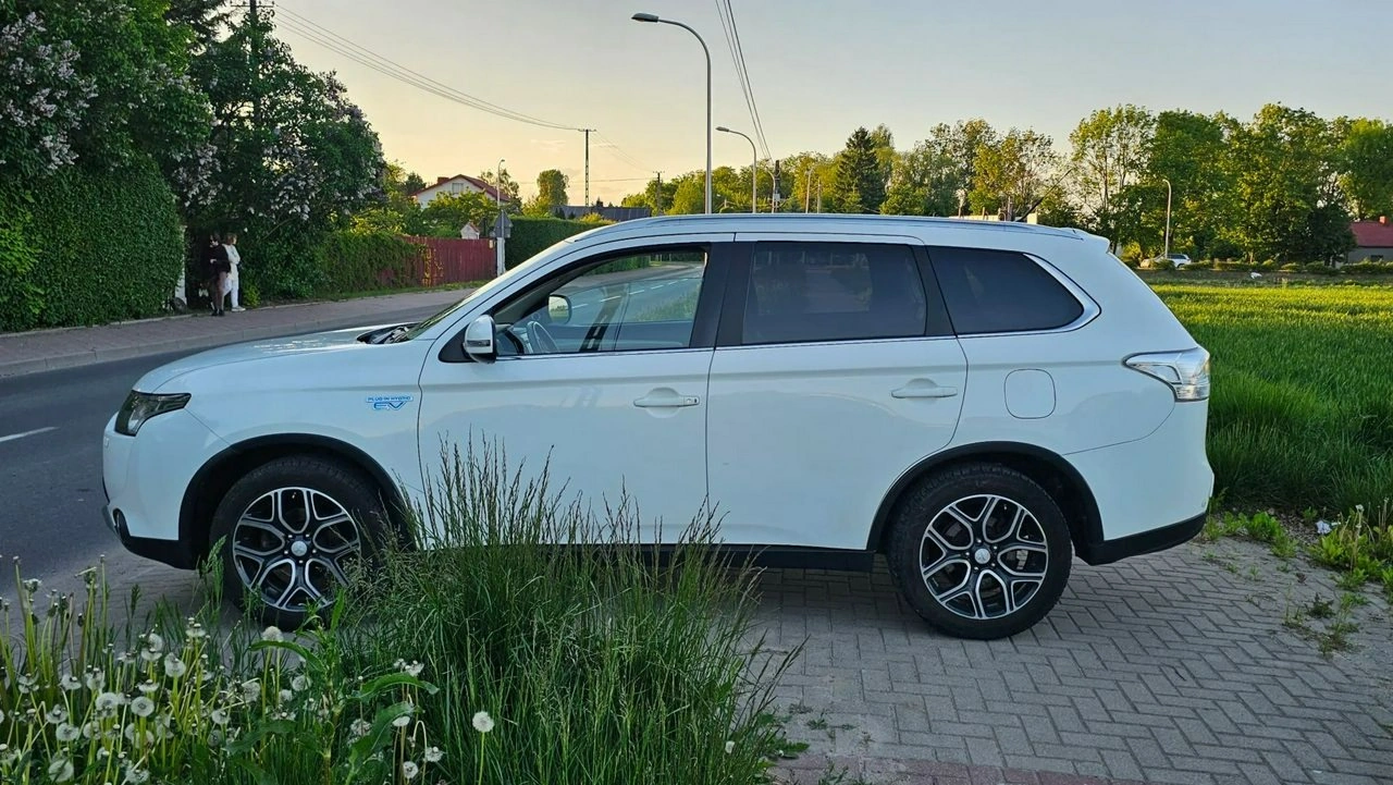 Mitsubishi Outlander - Zdjęcie 26