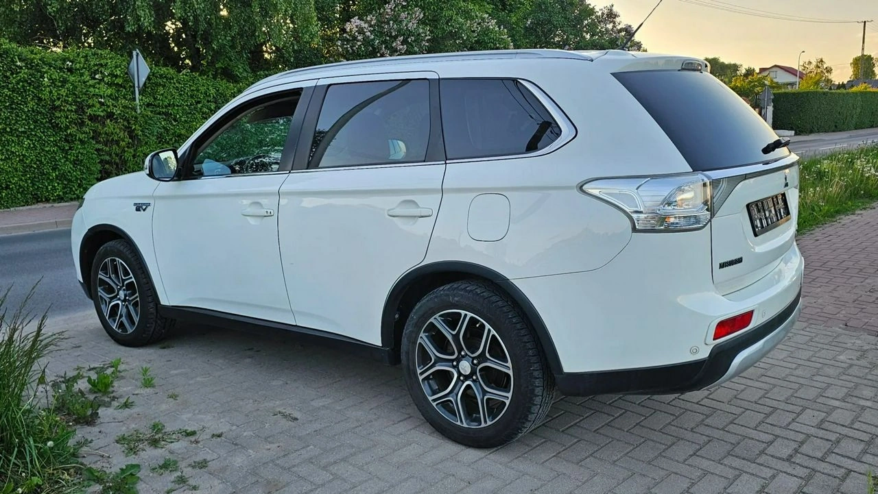 Mitsubishi Outlander - Zdjęcie 27