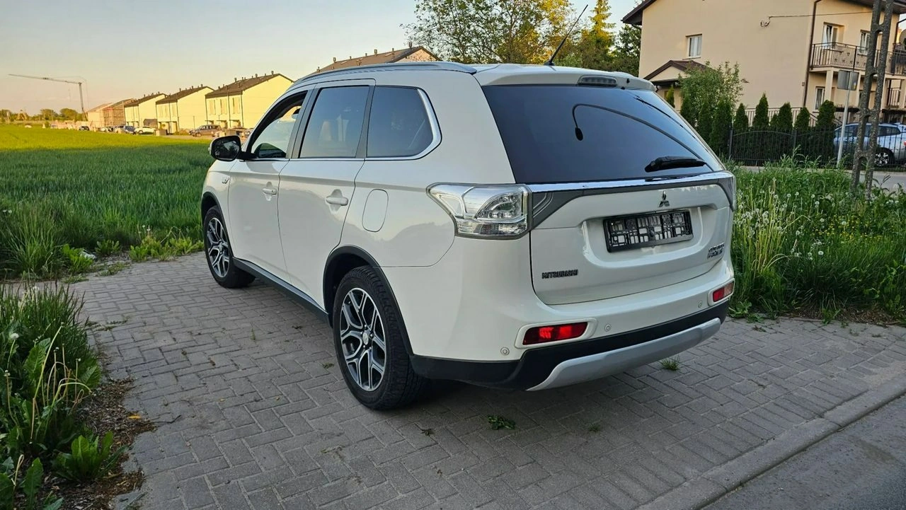 Mitsubishi Outlander - Zdjęcie 32