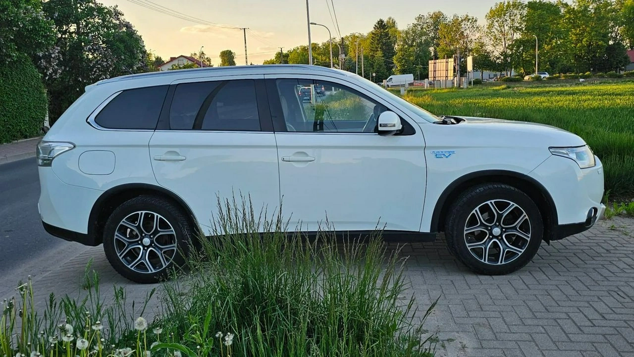 Mitsubishi Outlander - Zdjęcie 8