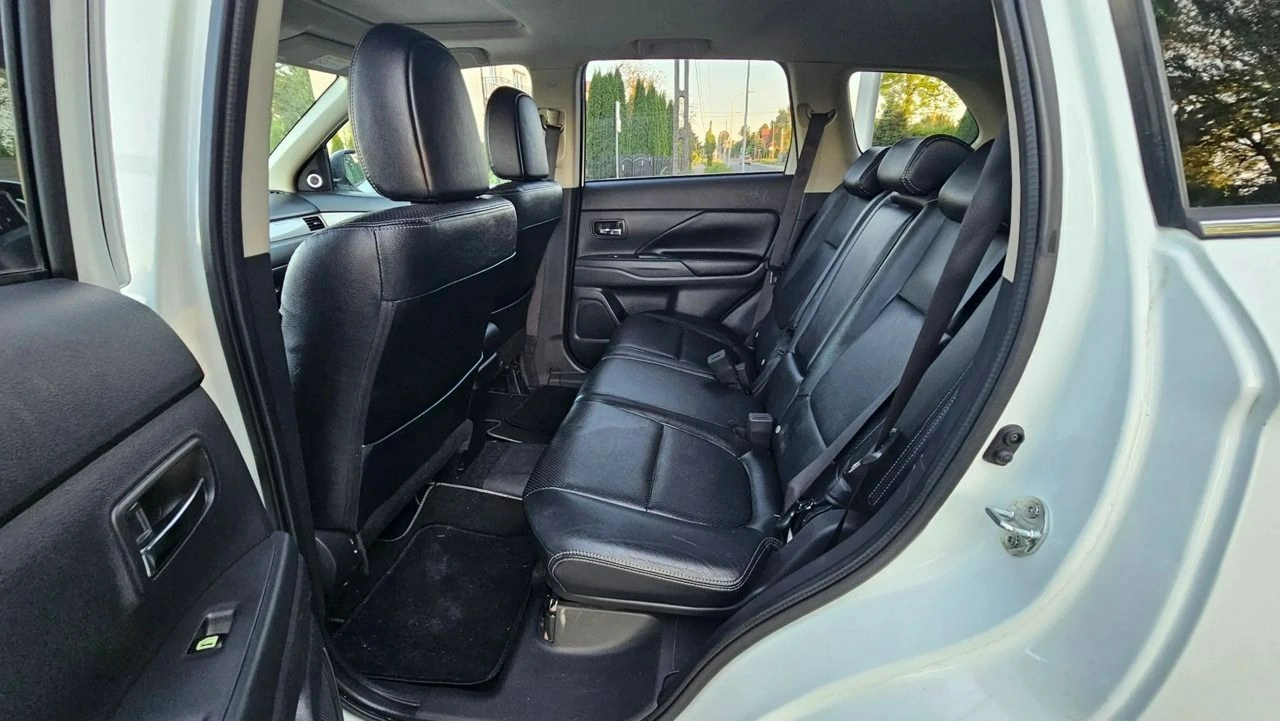 Mitsubishi Outlander - Zdjęcie 9