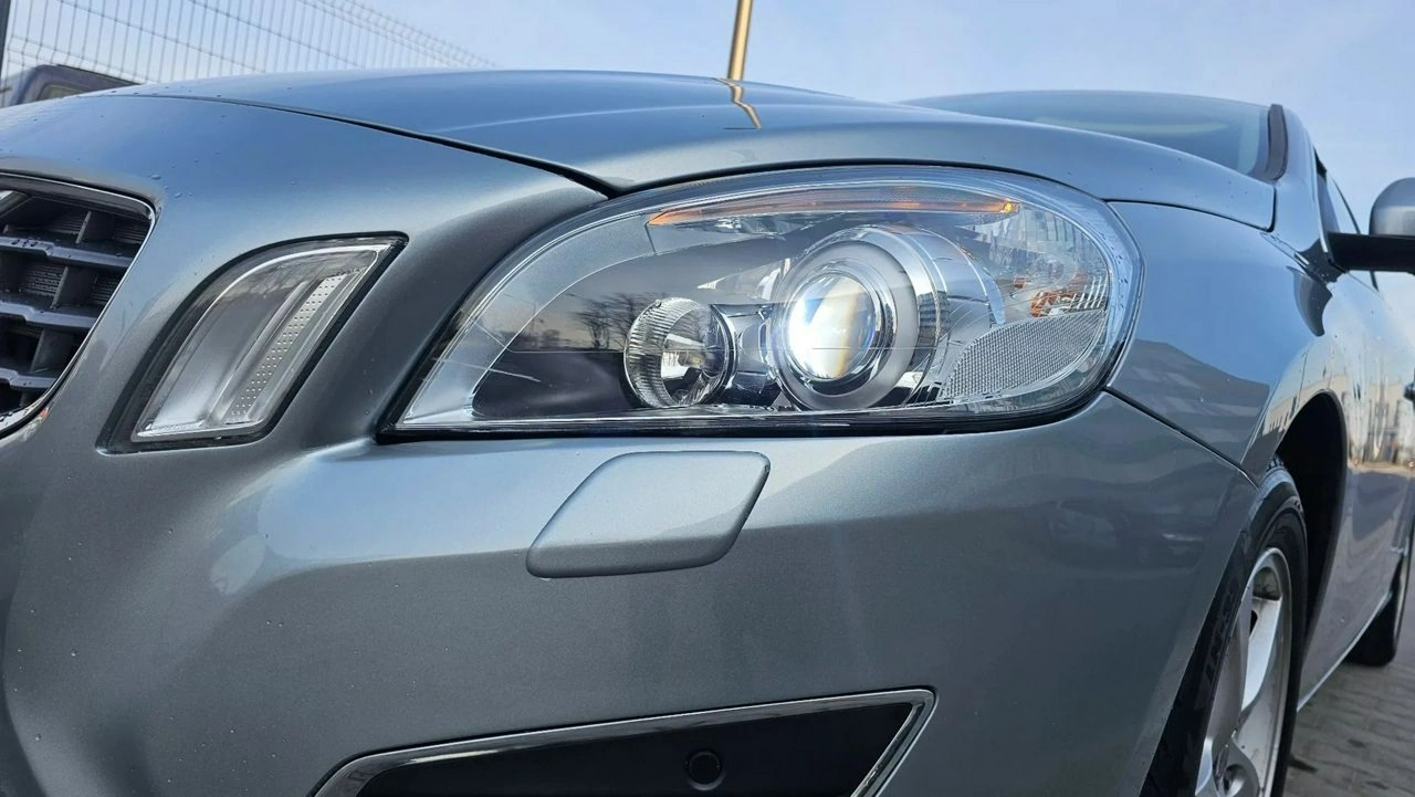 Volvo S60 - Zdjęcie 2
