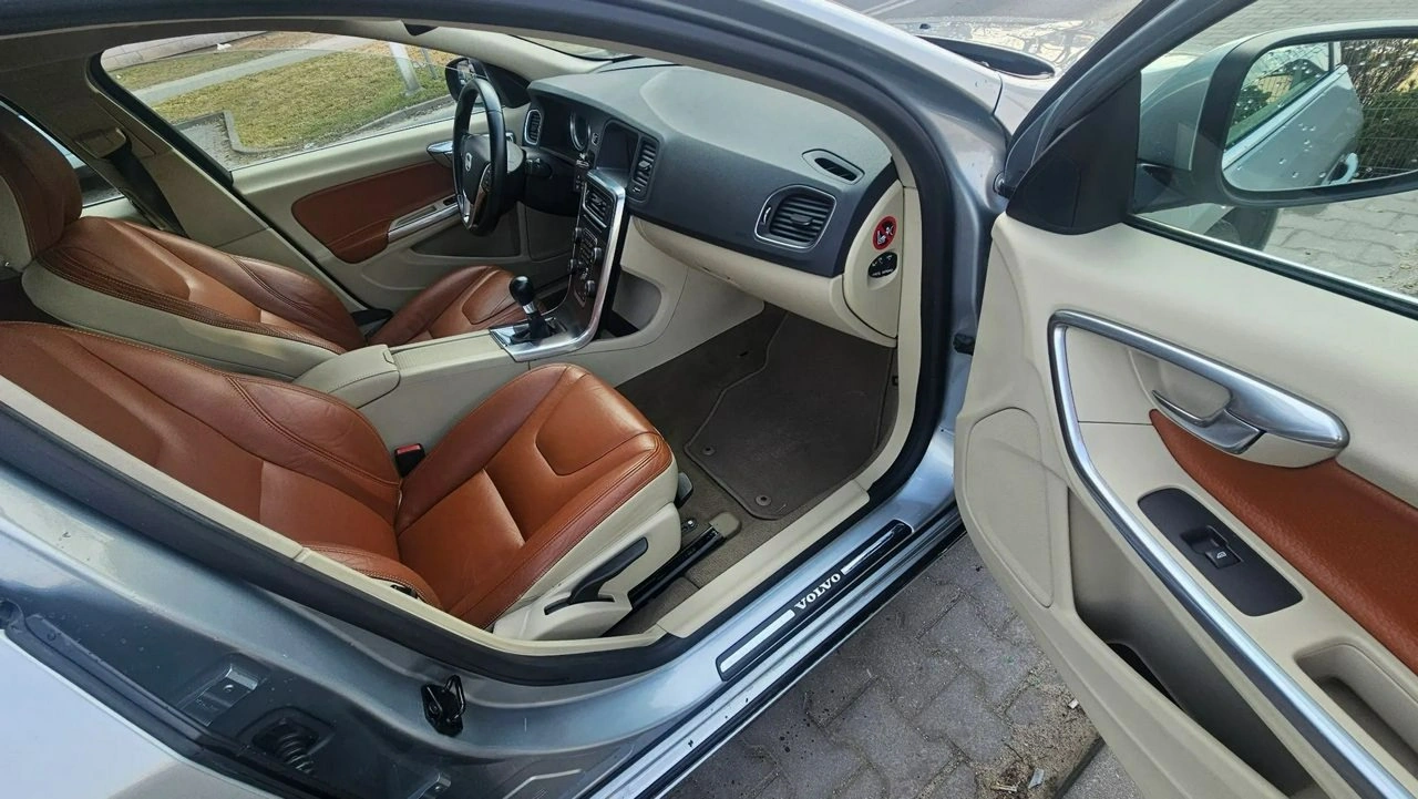 Volvo S60 - Zdjęcie 34