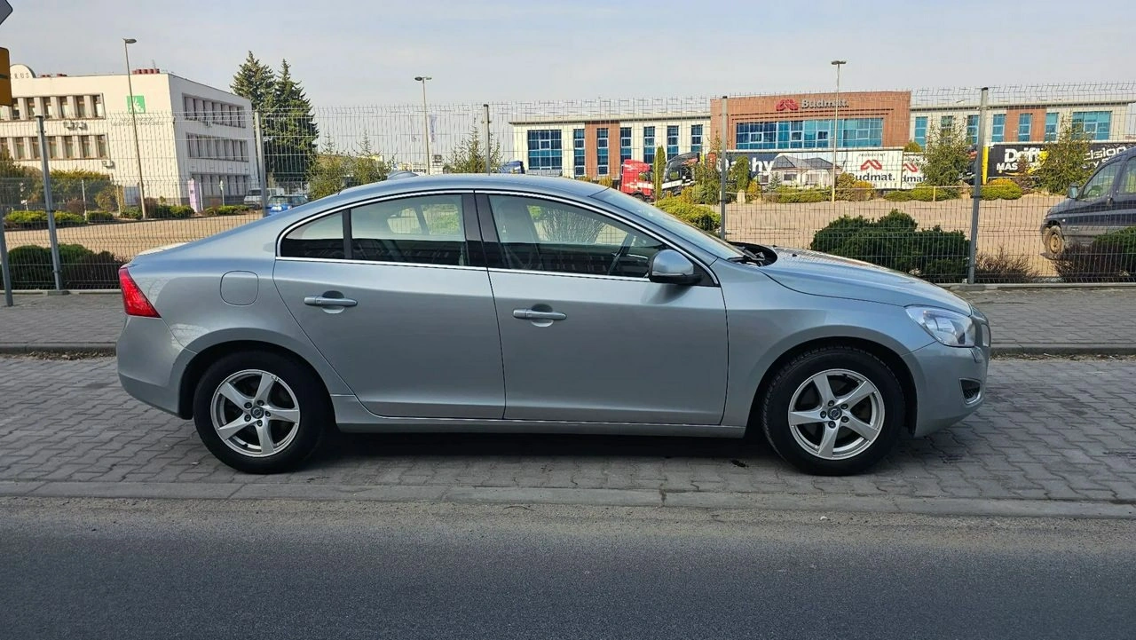 Volvo S60 - Główne zdjęcie