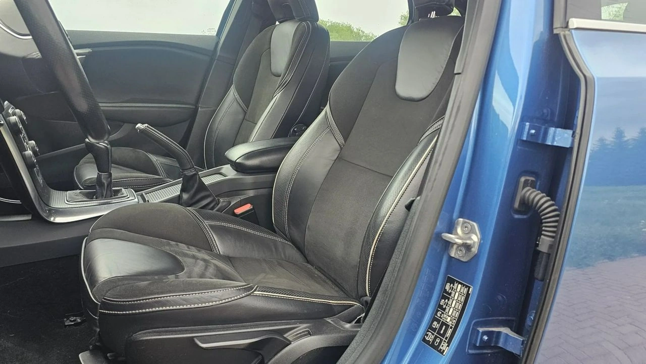 Volvo V40 - Zdjęcie 9