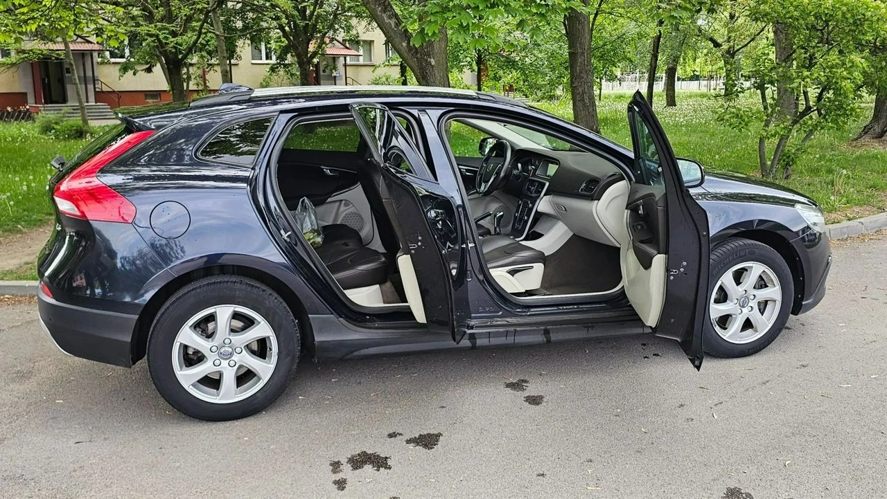 Volvo V40 Cross Country - Zdjęcie 21