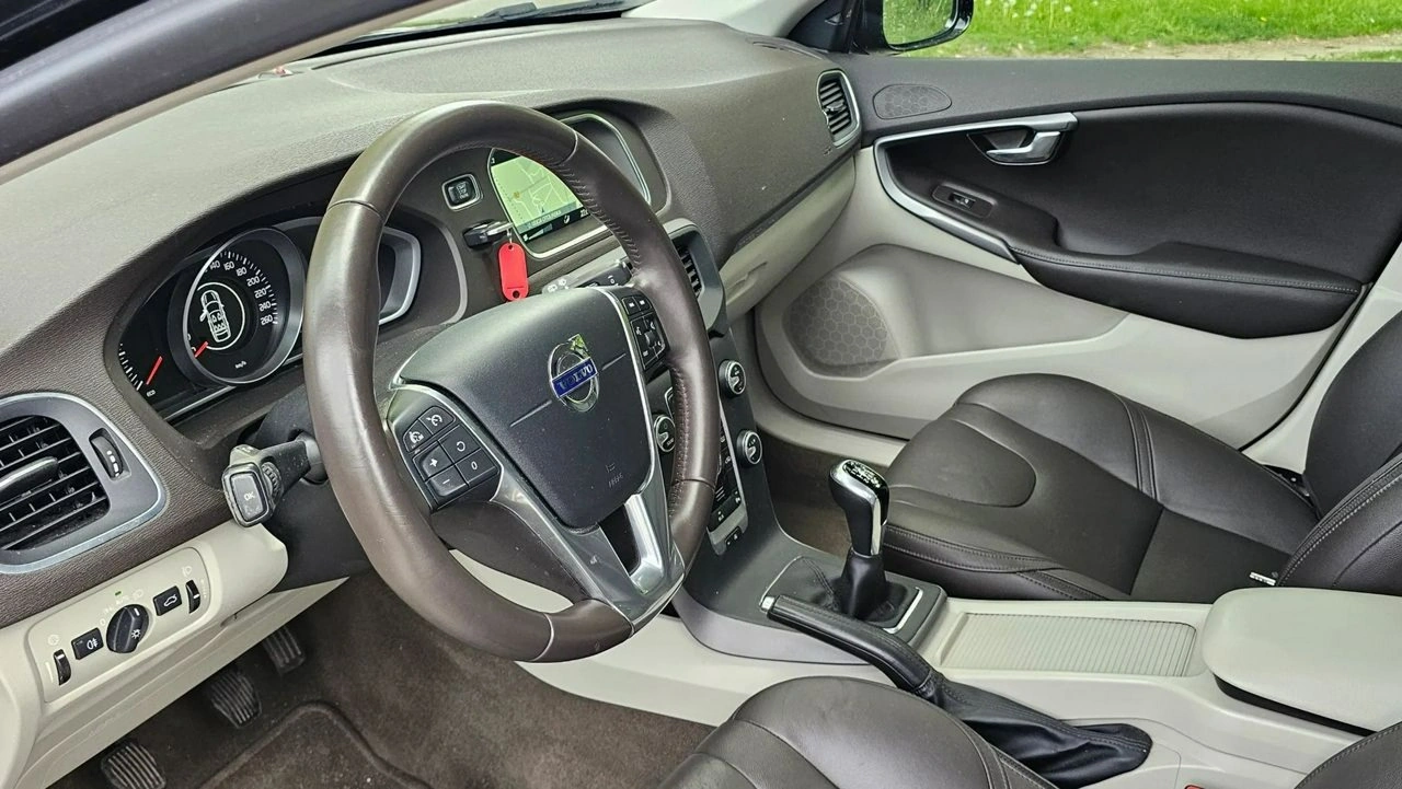Volvo V40 Cross Country - Zdjęcie 37