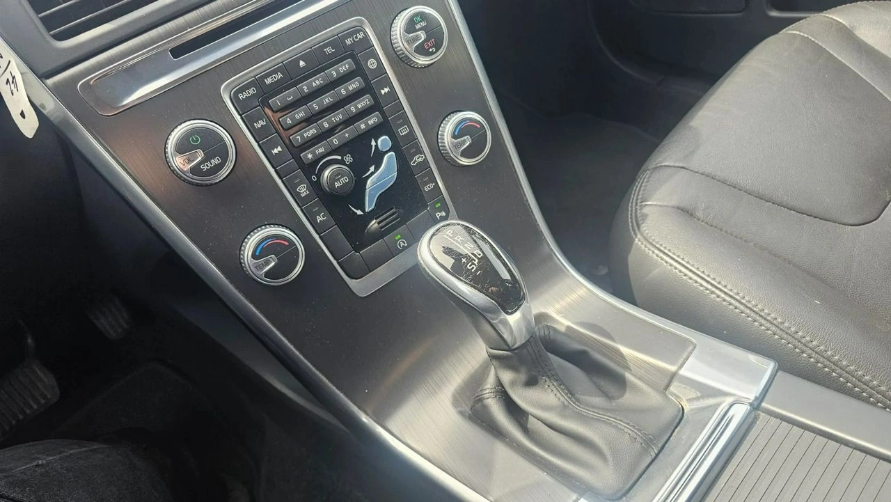 Volvo XC 60 - Zdjęcie 35