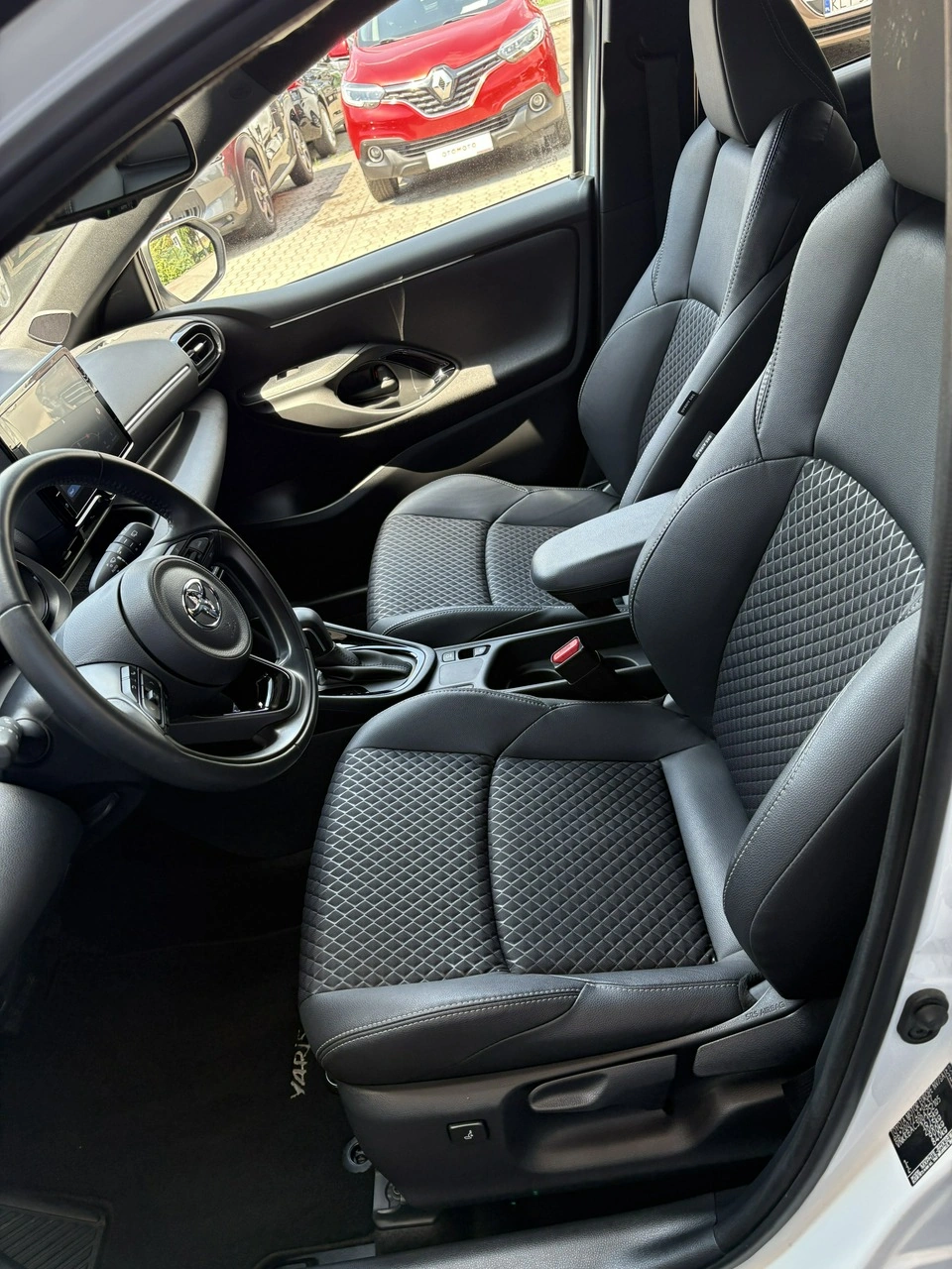 Toyota Yaris - Zdjęcie 16