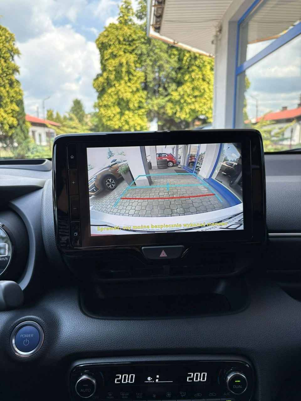 Toyota Yaris - Zdjęcie 24