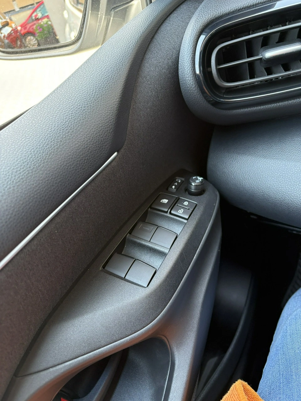 Toyota Yaris - Zdjęcie 31