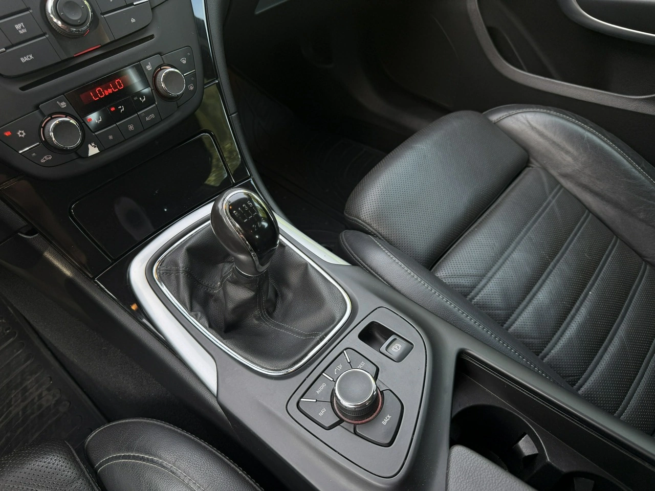 Opel Insignia - Zdjęcie 9