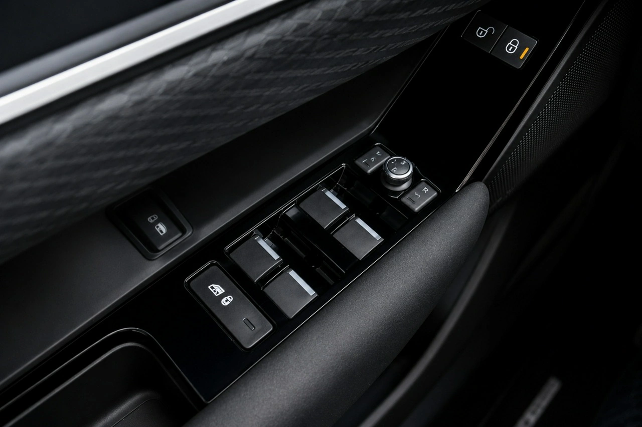 Land Rover Range Rover Velar - Zdjęcie 21