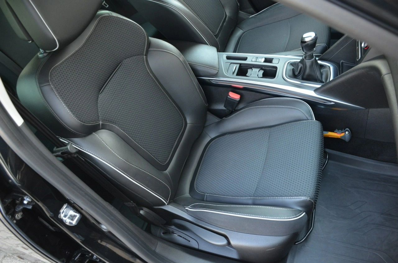 Renault Megane - Zdjęcie 25