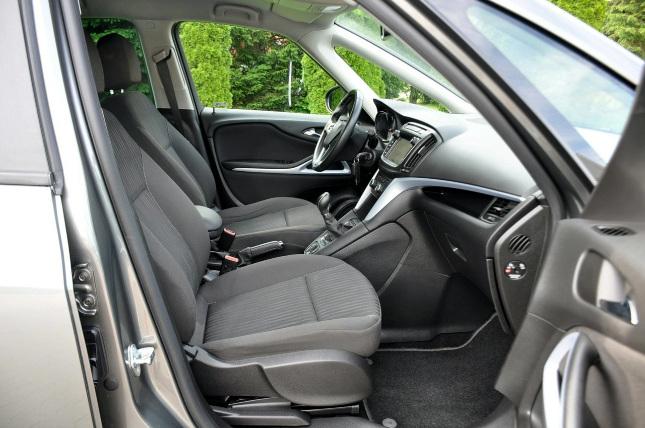 Opel Zafira - Zdjęcie 15