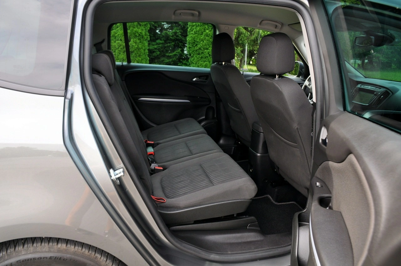 Opel Zafira - Zdjęcie 17