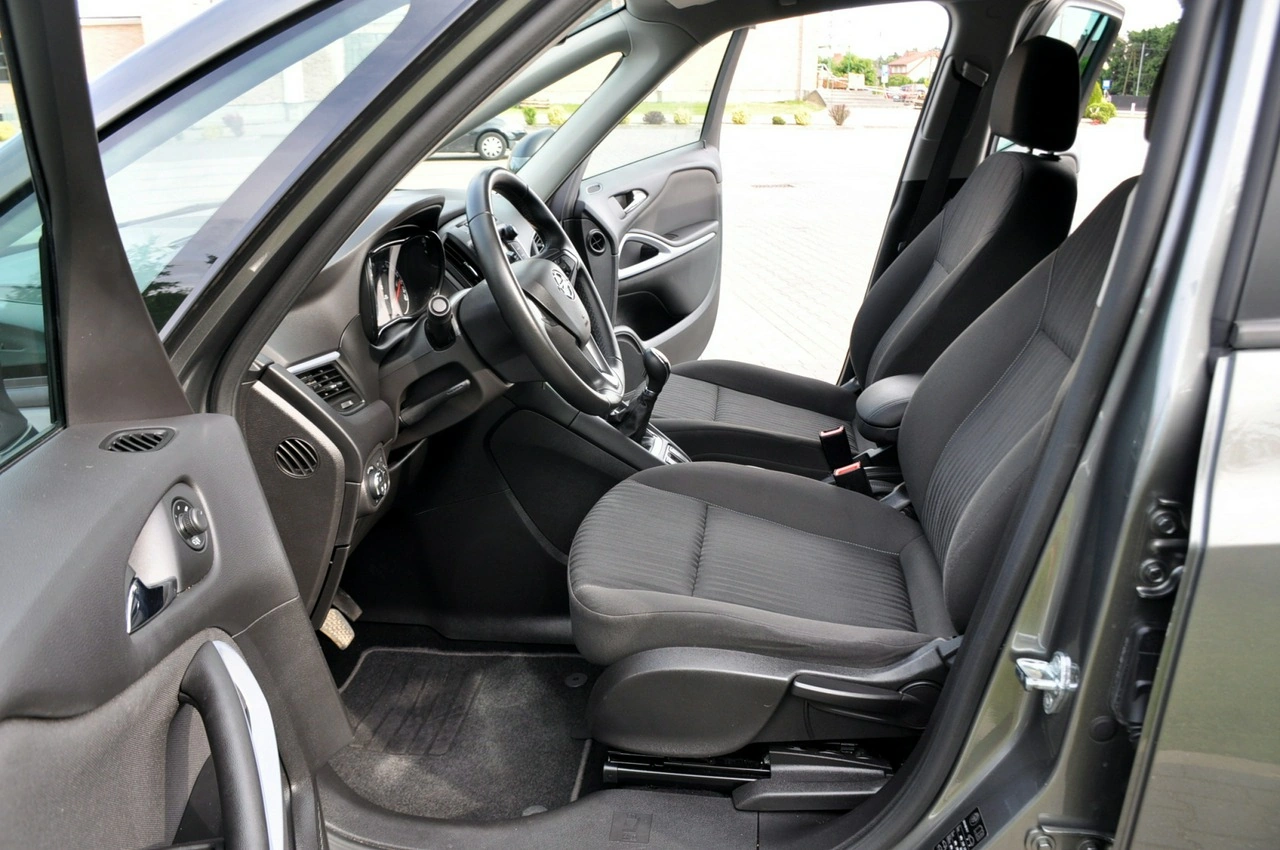 Opel Zafira - Zdjęcie 20