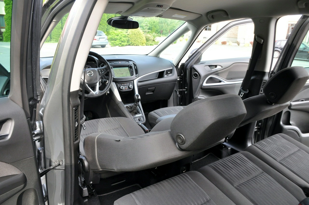 Opel Zafira - Zdjęcie 26