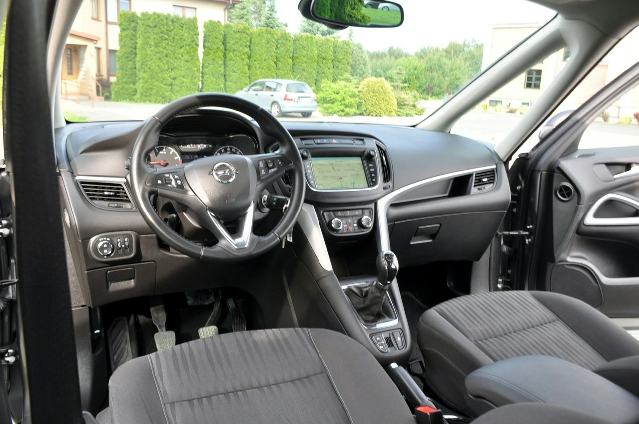 Opel Zafira - Zdjęcie 27