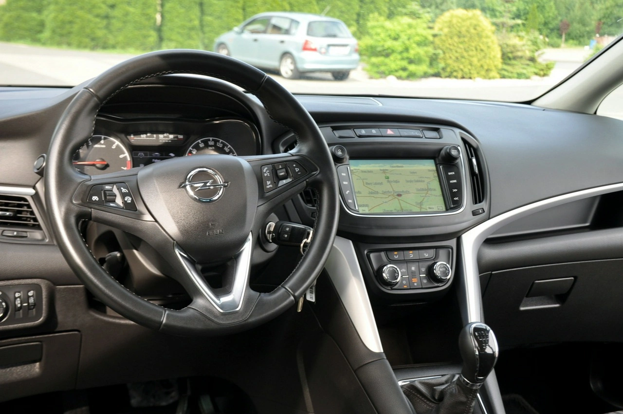 Opel Zafira - Zdjęcie 28