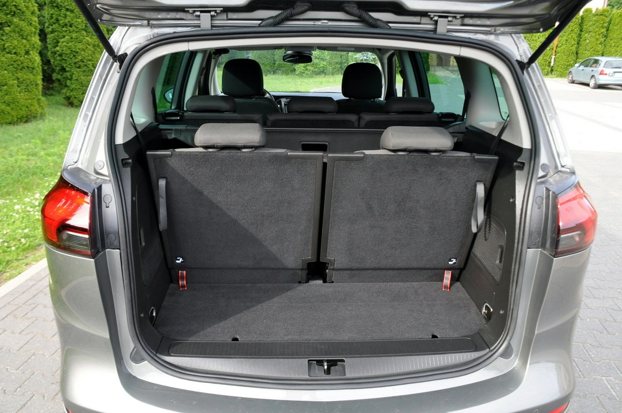 Opel Zafira - Zdjęcie 36
