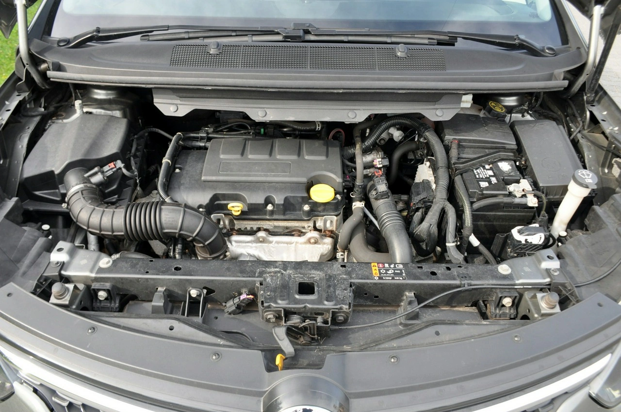 Opel Zafira - Zdjęcie 37