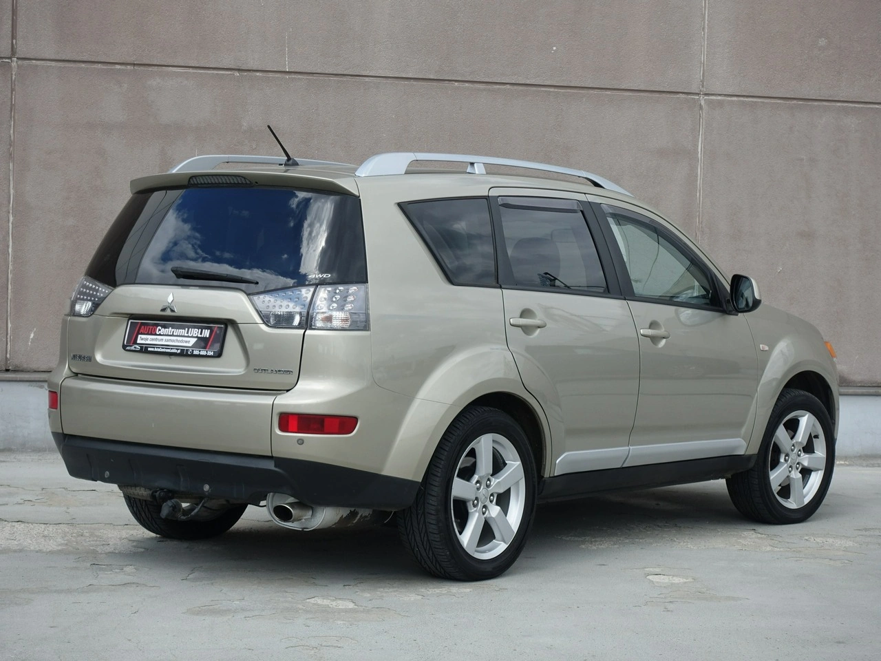 Mitsubishi Outlander - Zdjęcie 10