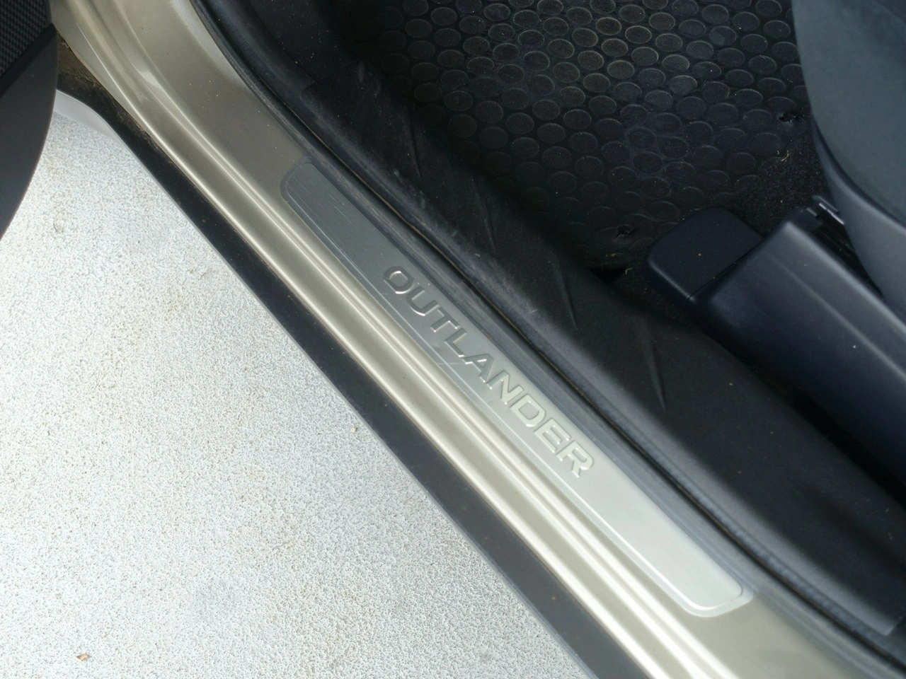 Mitsubishi Outlander - Zdjęcie 13
