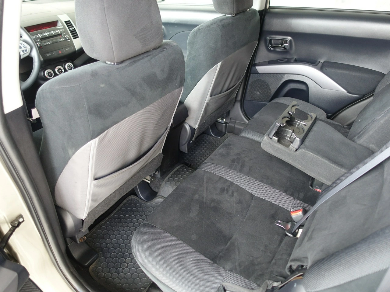 Mitsubishi Outlander - Zdjęcie 16