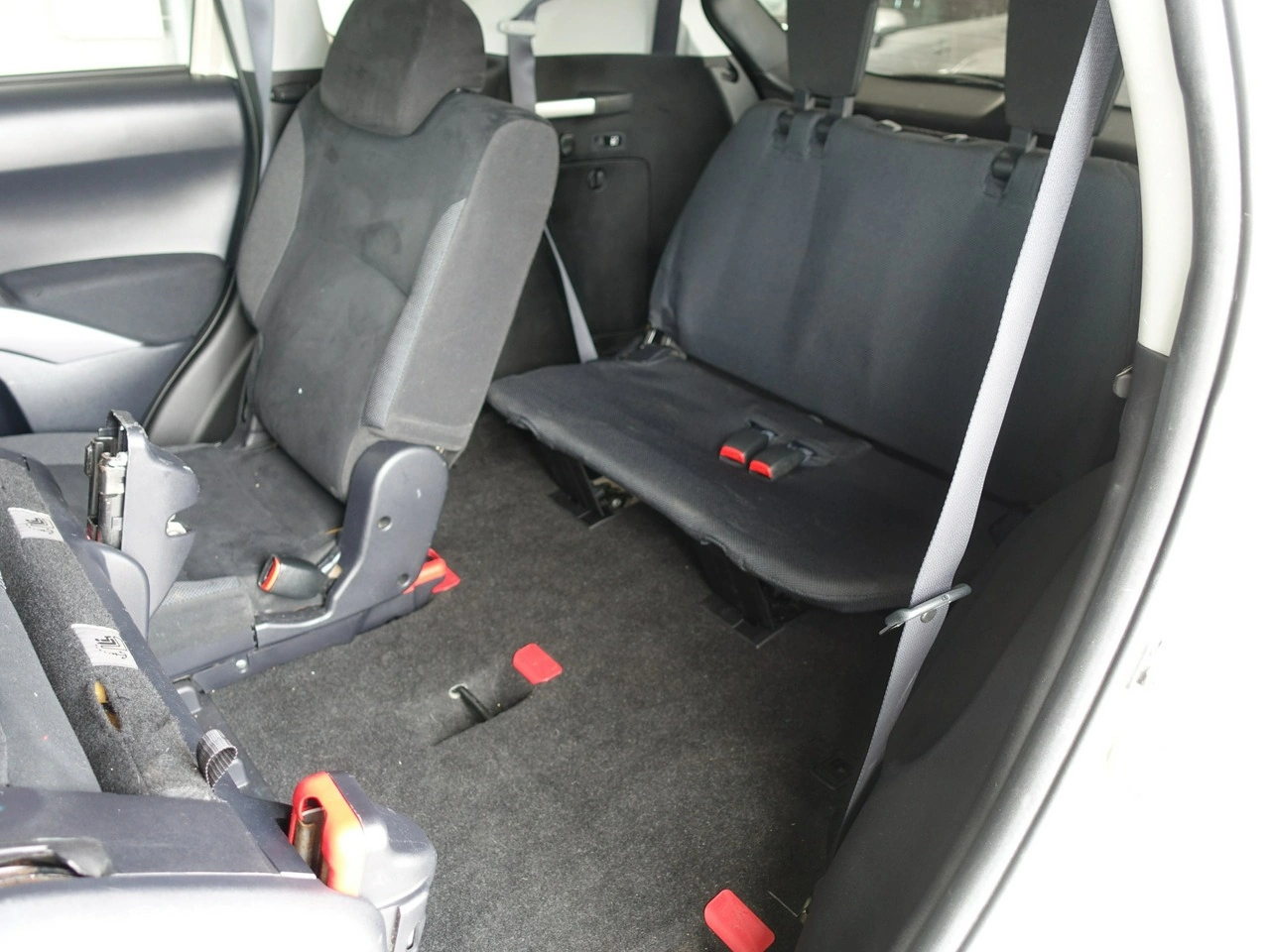 Mitsubishi Outlander - Zdjęcie 18