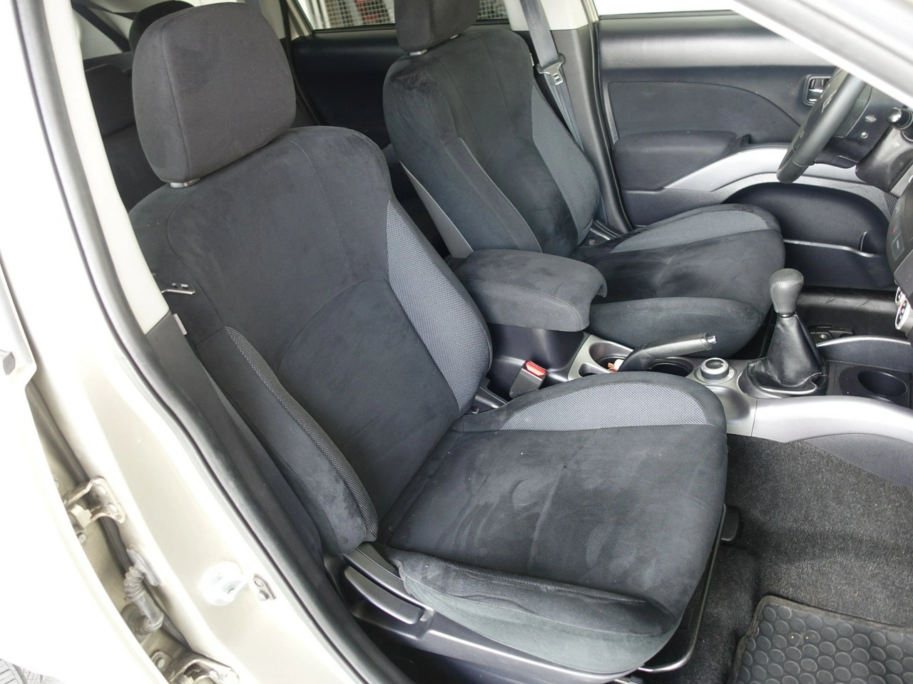 Mitsubishi Outlander - Zdjęcie 21