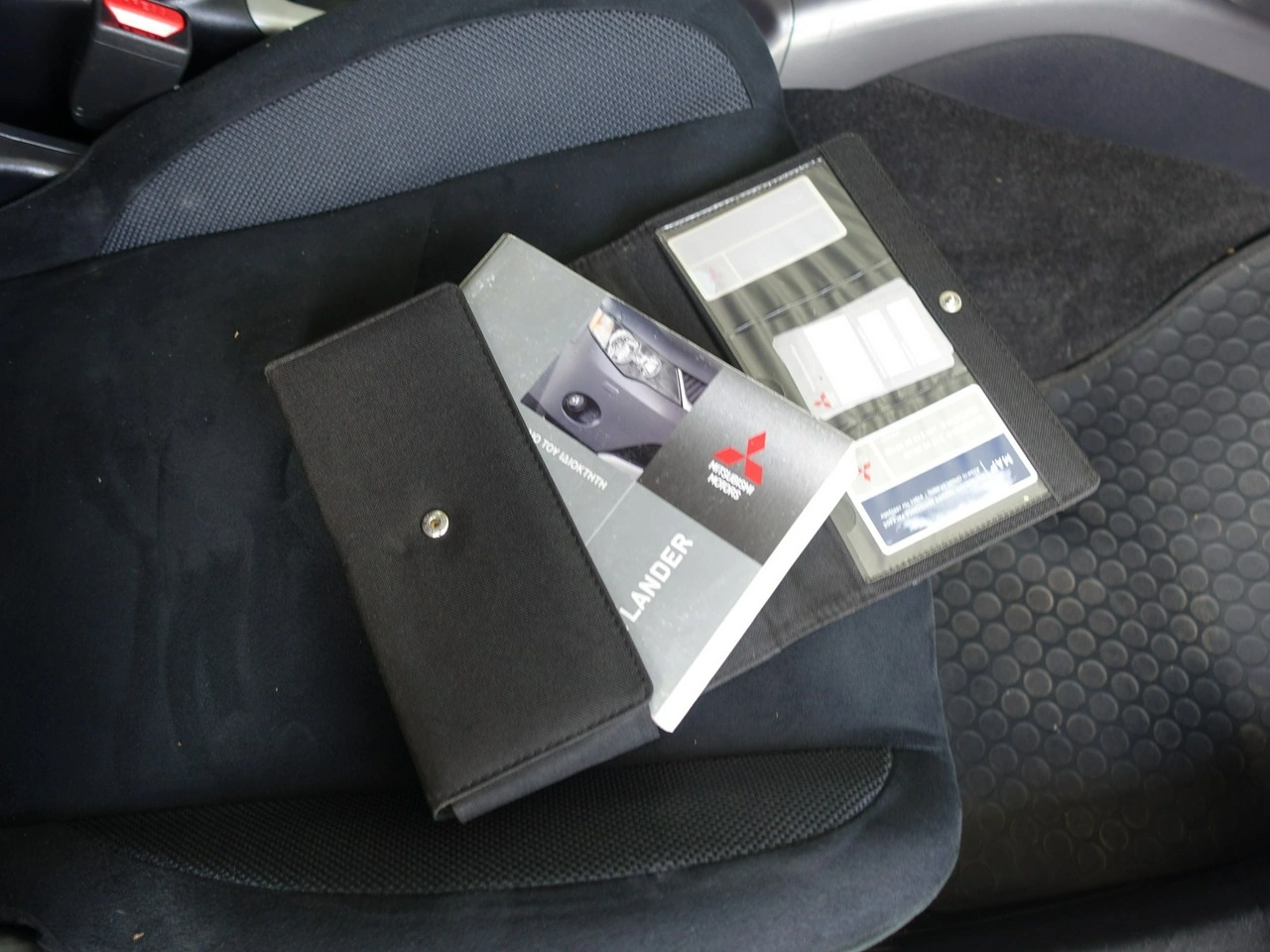 Mitsubishi Outlander - Zdjęcie 30