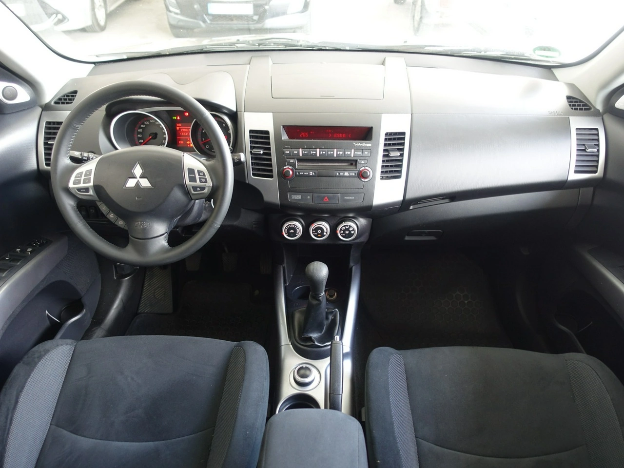 Mitsubishi Outlander - Zdjęcie 19