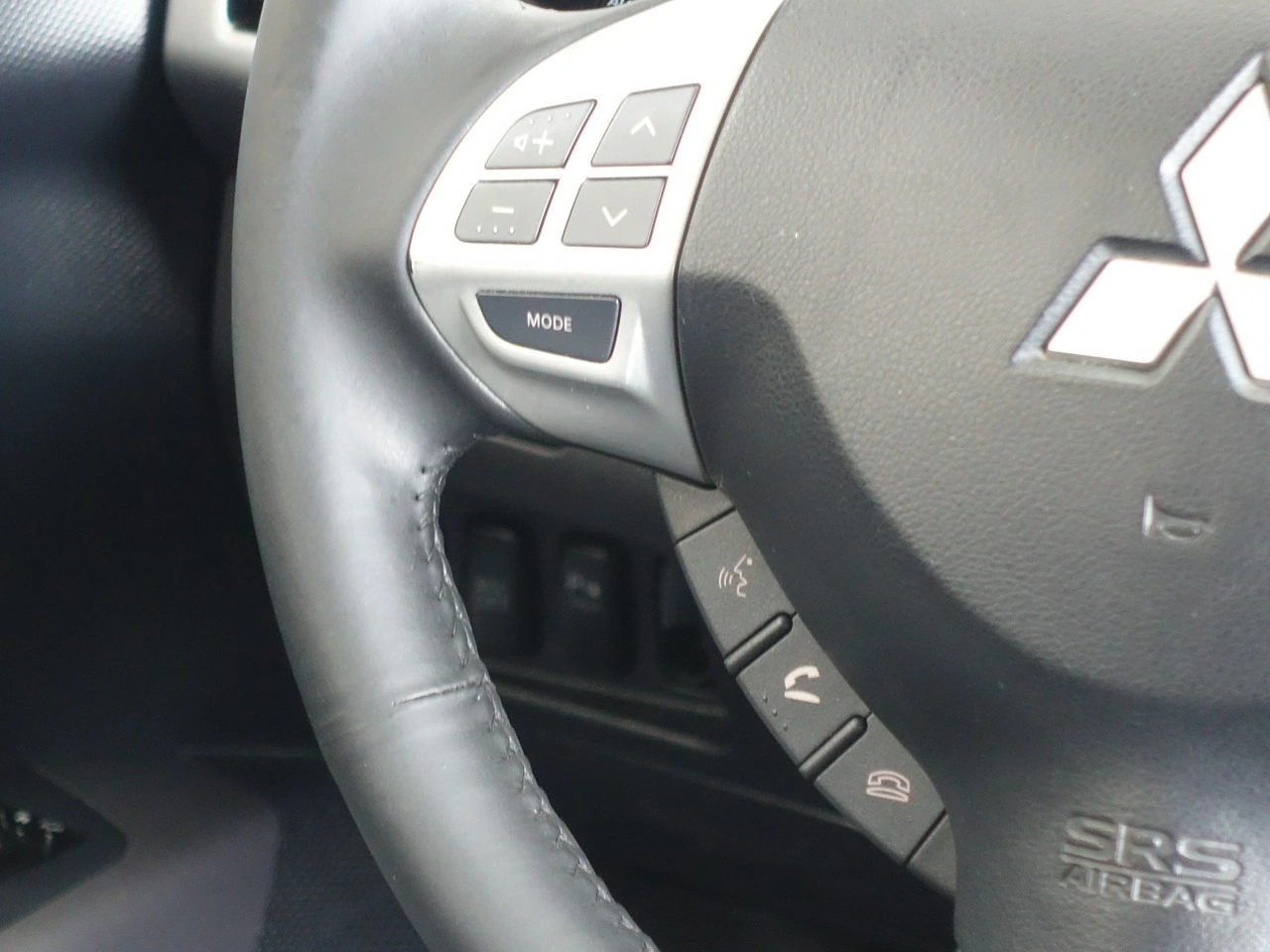 Mitsubishi Outlander - Zdjęcie 24