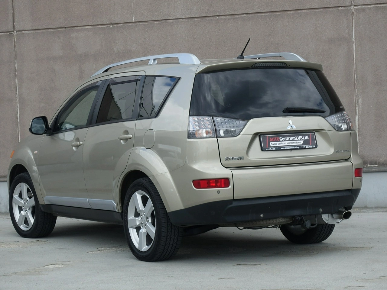 Mitsubishi Outlander - Zdjęcie 8