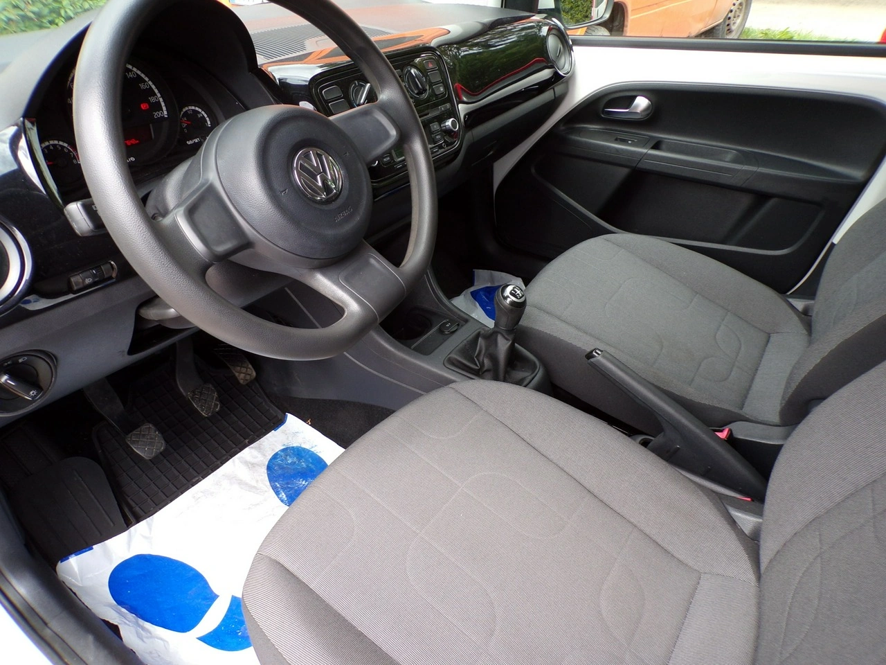 Volkswagen up! - Zdjęcie 19