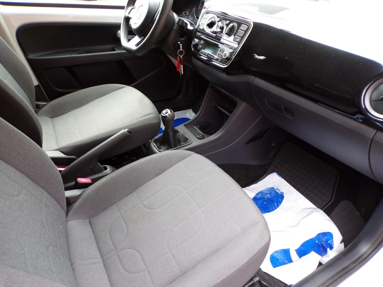 Volkswagen up! - Zdjęcie 21