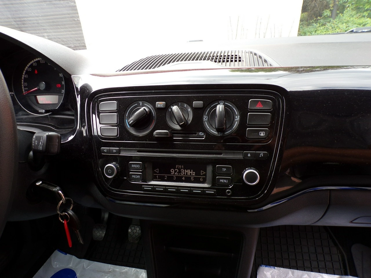 Volkswagen up! - Zdjęcie 23