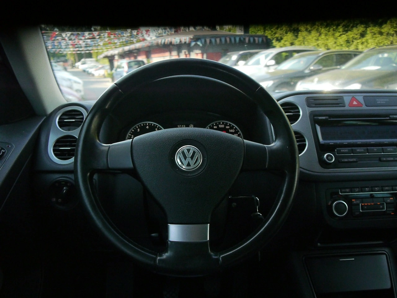 Volkswagen Tiguan - Zdjęcie 15